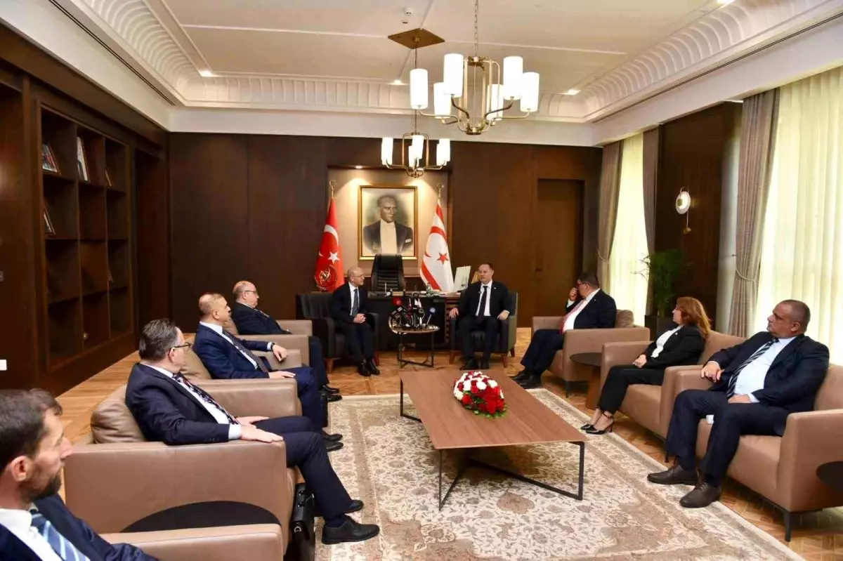 KKTC Cumhuriyet Meclis Başkanı Öztürkler, Bakanı Şimşek'i kabul etti