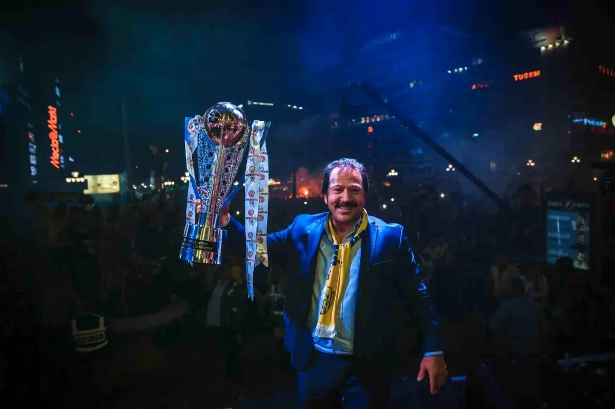 Mehmet Yiğiner, MKE Ankaragücü'ne Onursal Başkan olarak atandı