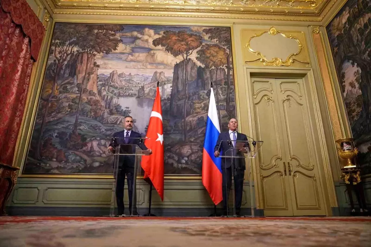Rusya Dışişleri Bakanı Lavrov: 'Avrupa, yeniden Nazi bayrağı benimsedi'