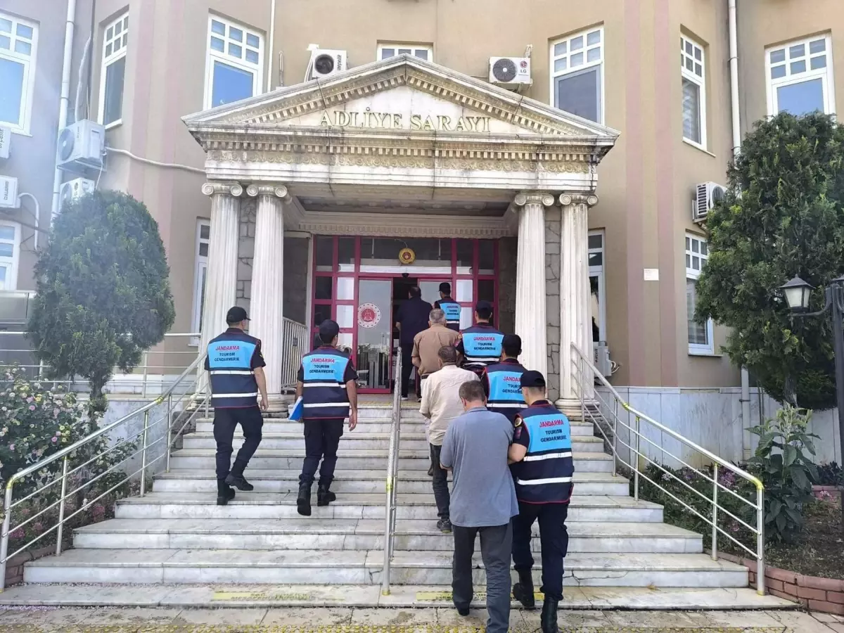 Didim'de Kaçak Tarihi Eser Kazısına Operasyon: 4 Kişi Tutuklandı