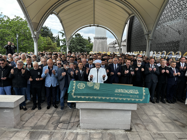Usta müzisyen İlhan Şeşen'e veda töreni düzenlendi