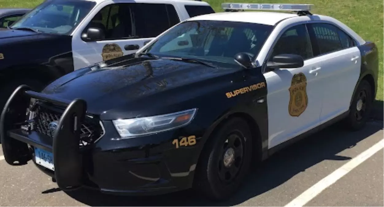Connecticut'taki AVM'de Silahlı Saldırı: 5 Yaralı