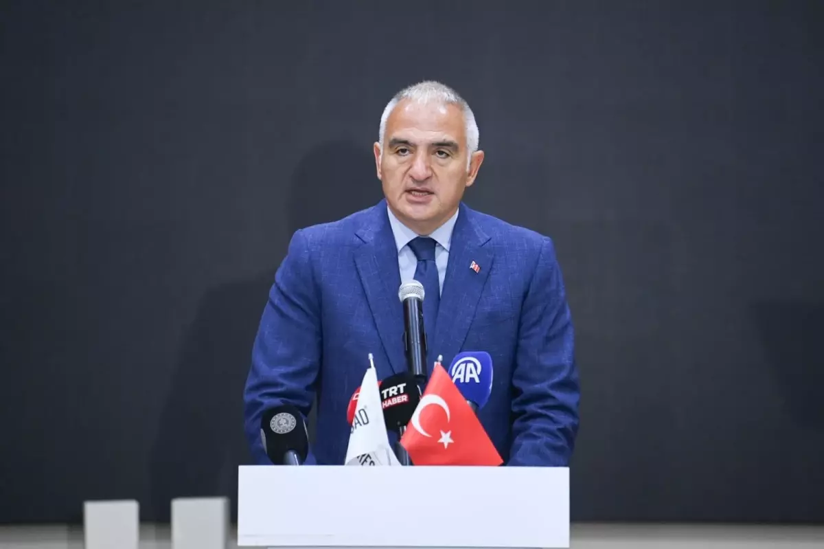 Kültür ve Turizm Bakanı Ersoy: Sezai Karakoç'un hayatında bir hazine saklıdır
