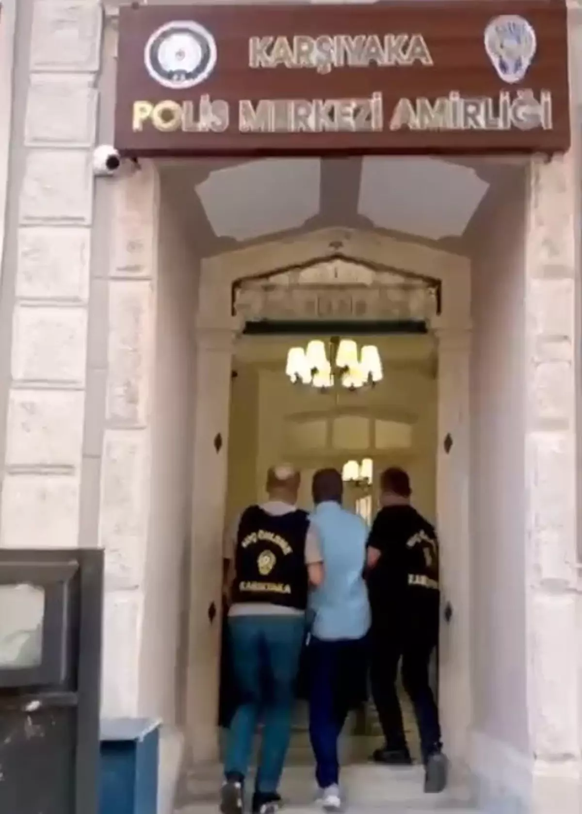 8 Yıldır Aranan Cezaevi Firarisi İzmir'de Yakalandı