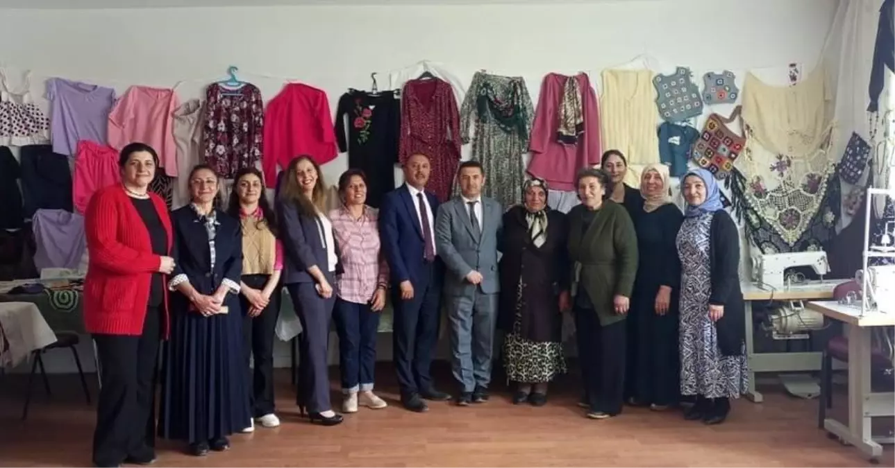 Çıldır Halk Eğitim Merkezi'nde 2024-2025 Eğitim-Öğretim Yılı Sergisi Açıldı