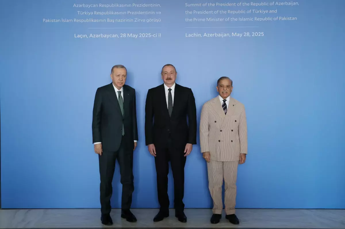 Erdoğan, Azerbaycan Bağımsızlık Günü dolayısıyla Azerbaycan'da