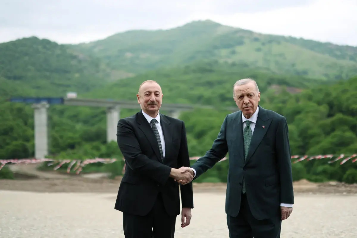 Erdoğan ve Aliyev, Azerbaycan'da Havalimanı Açılışını Gerçekleştirdi
