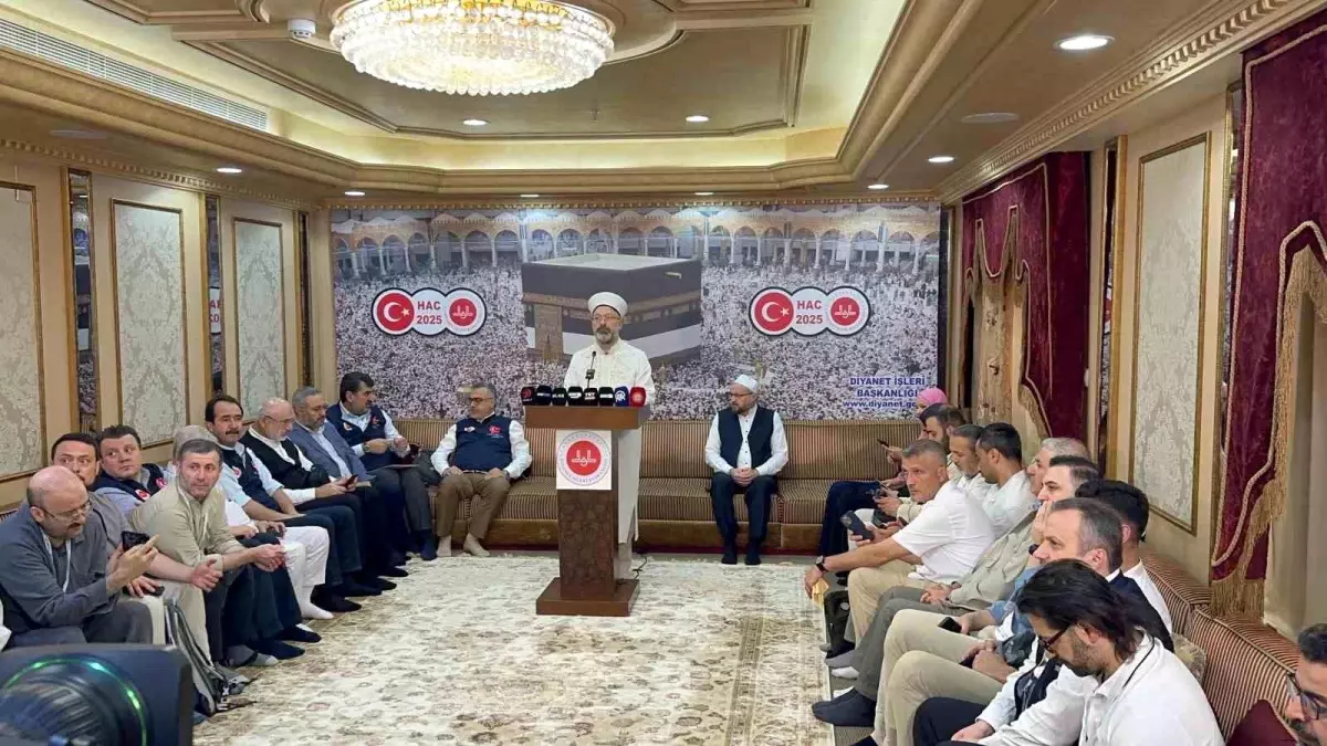 Diyanet İşleri Başkanı Erbaş'tan Mekke'de hac değerlendirme toplantısı