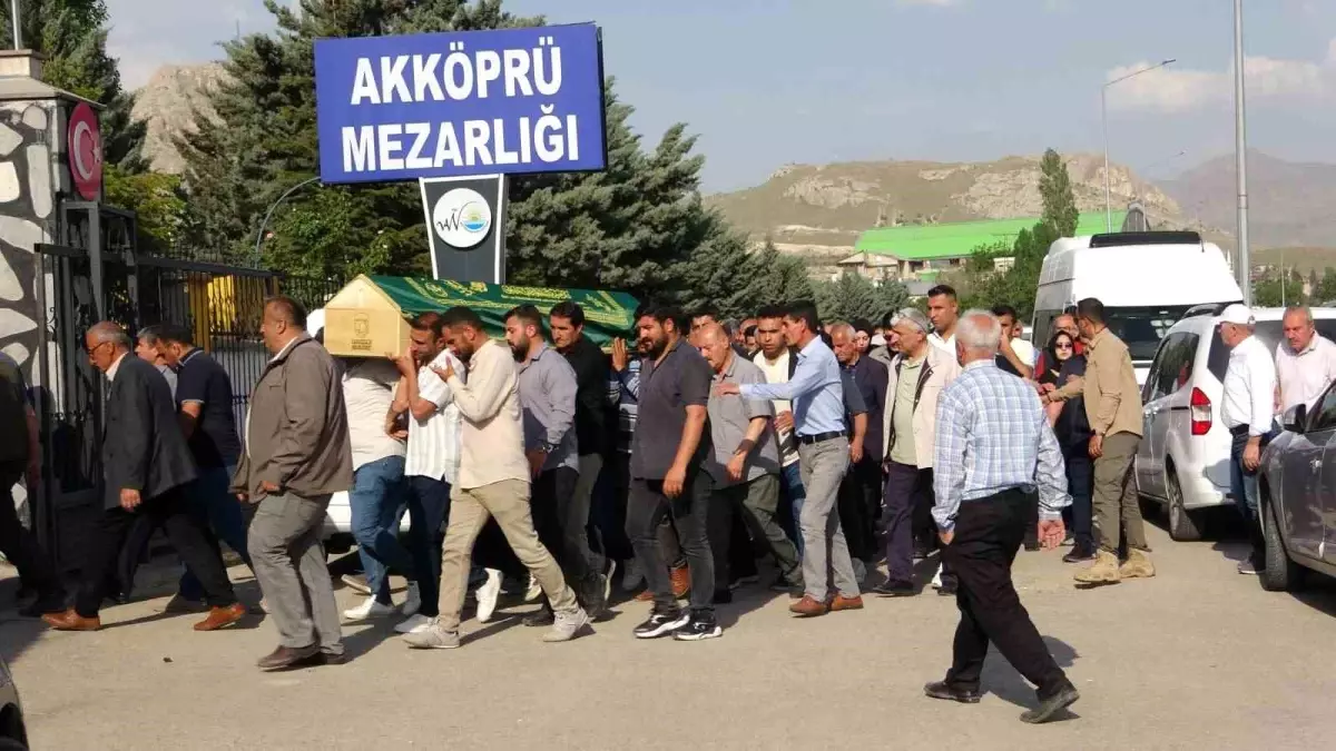 Çanakkale'de Kaybolan İl Müdür Yardımcısı Adil Bartu Toprağa Verildi