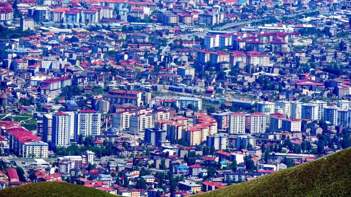 Erzurum'da iki vali yardımcısı ve on kaymamak değişti