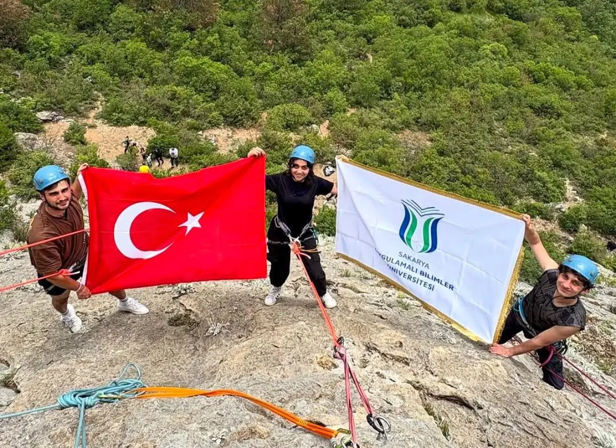 SUBÜ'nde Kaya Tırmanışı Şenliği Düzenlendi