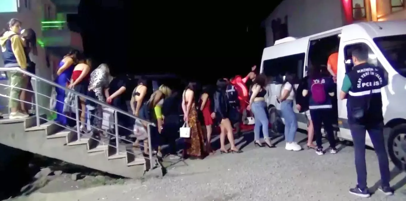 Iğdır'da İnsan Ticareti Operasyonu: 107 Yabancı Uyruklu Kadın Sınır Dışı Edildi
