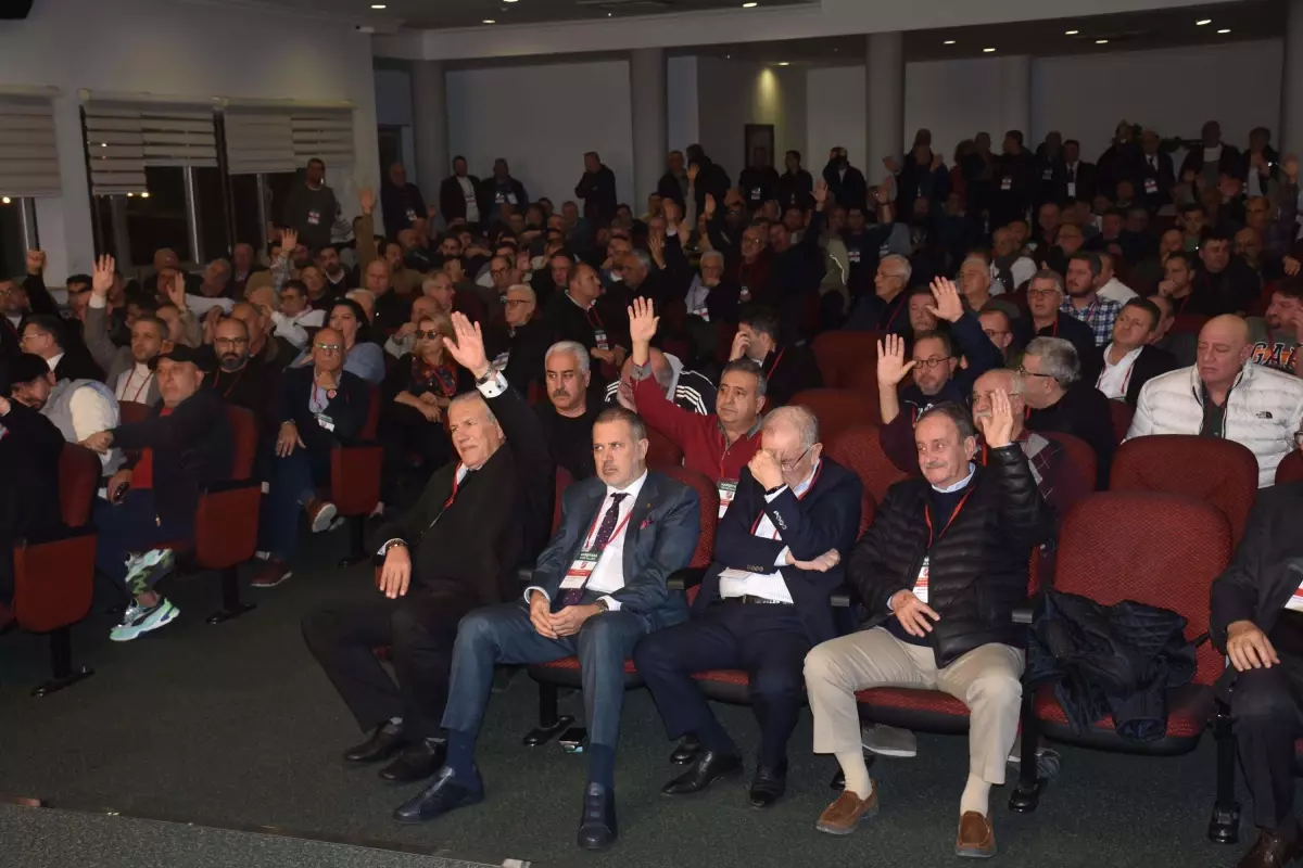 Karşıyaka'nın Olağan Genel Kurulu ve Taraftar Temizliği