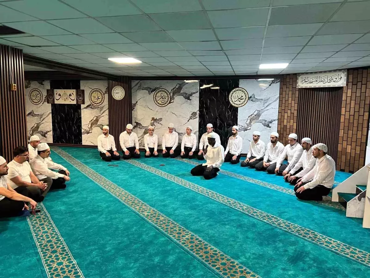 Düzce'de Kur'an Kursu Öğrencilerine Hediyeler Verildi