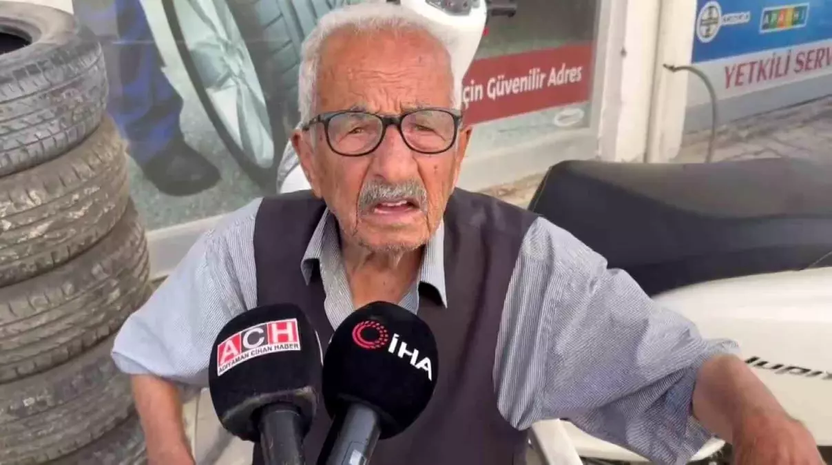 Adıyaman'da Çöken Binada 90 Yaşındaki Adam Polis Tarafından Tahliye Edildi