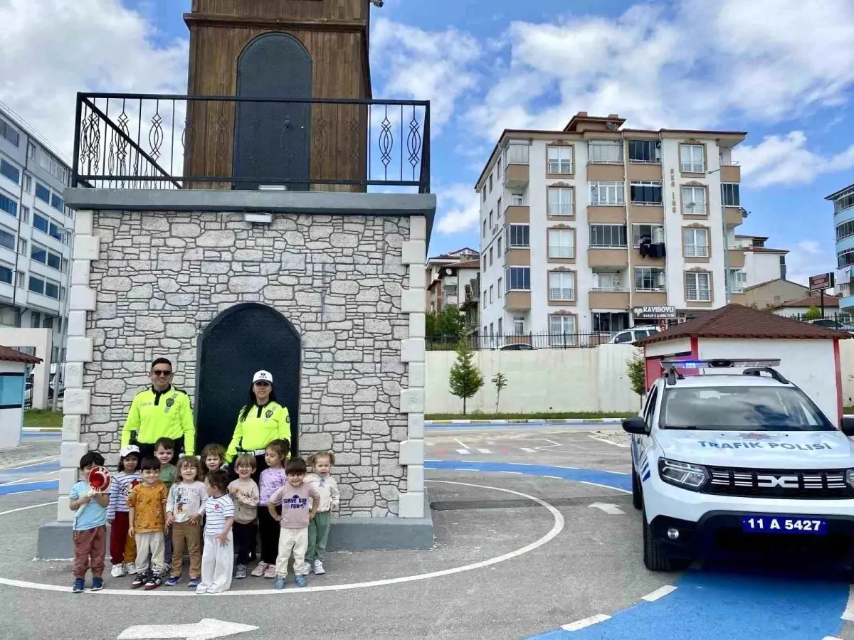 Bilecik'te Öğrencilere Trafik Güvenliği Eğitimi