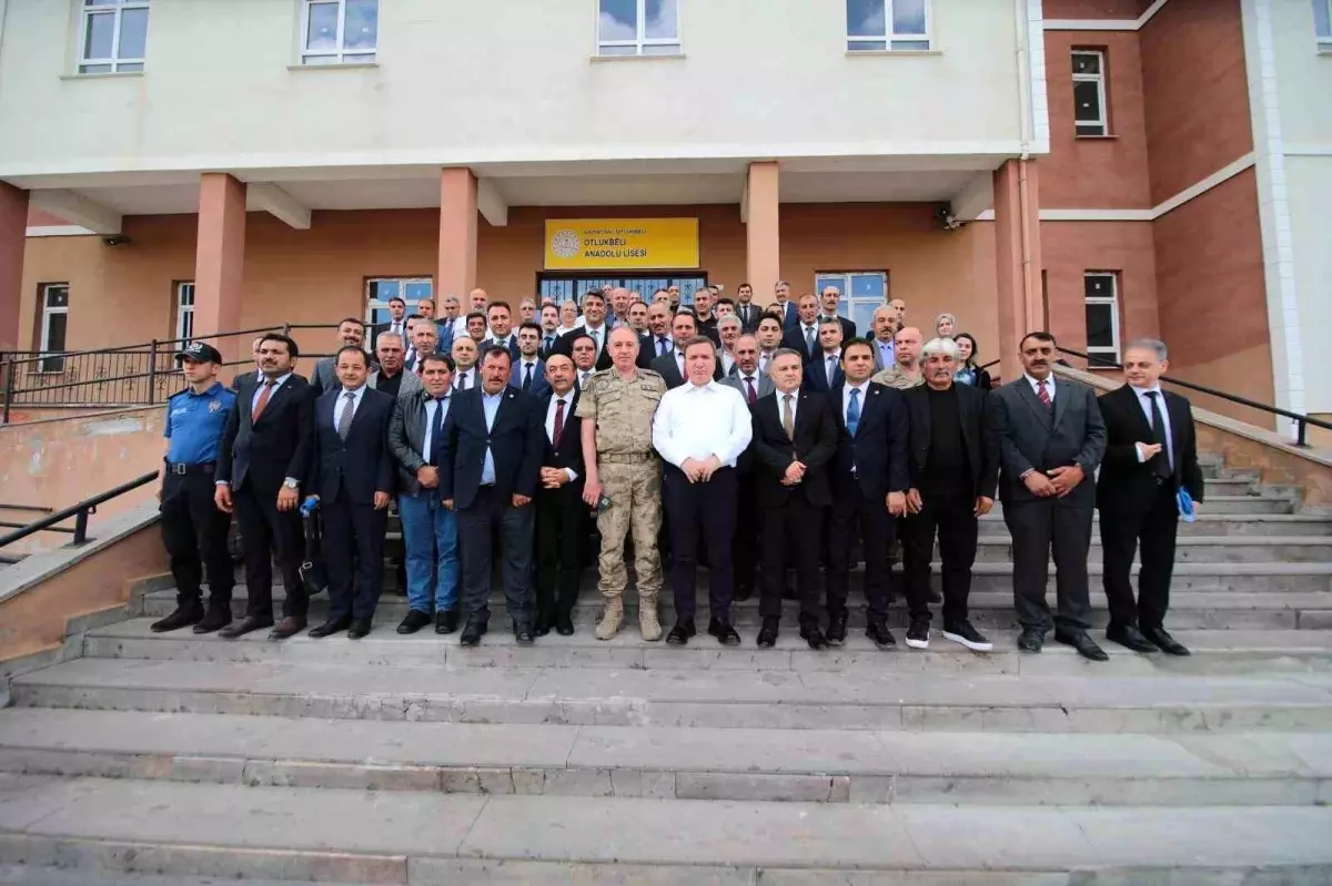 Vali Aydoğdu'dan Muhtarlarla Toplantı