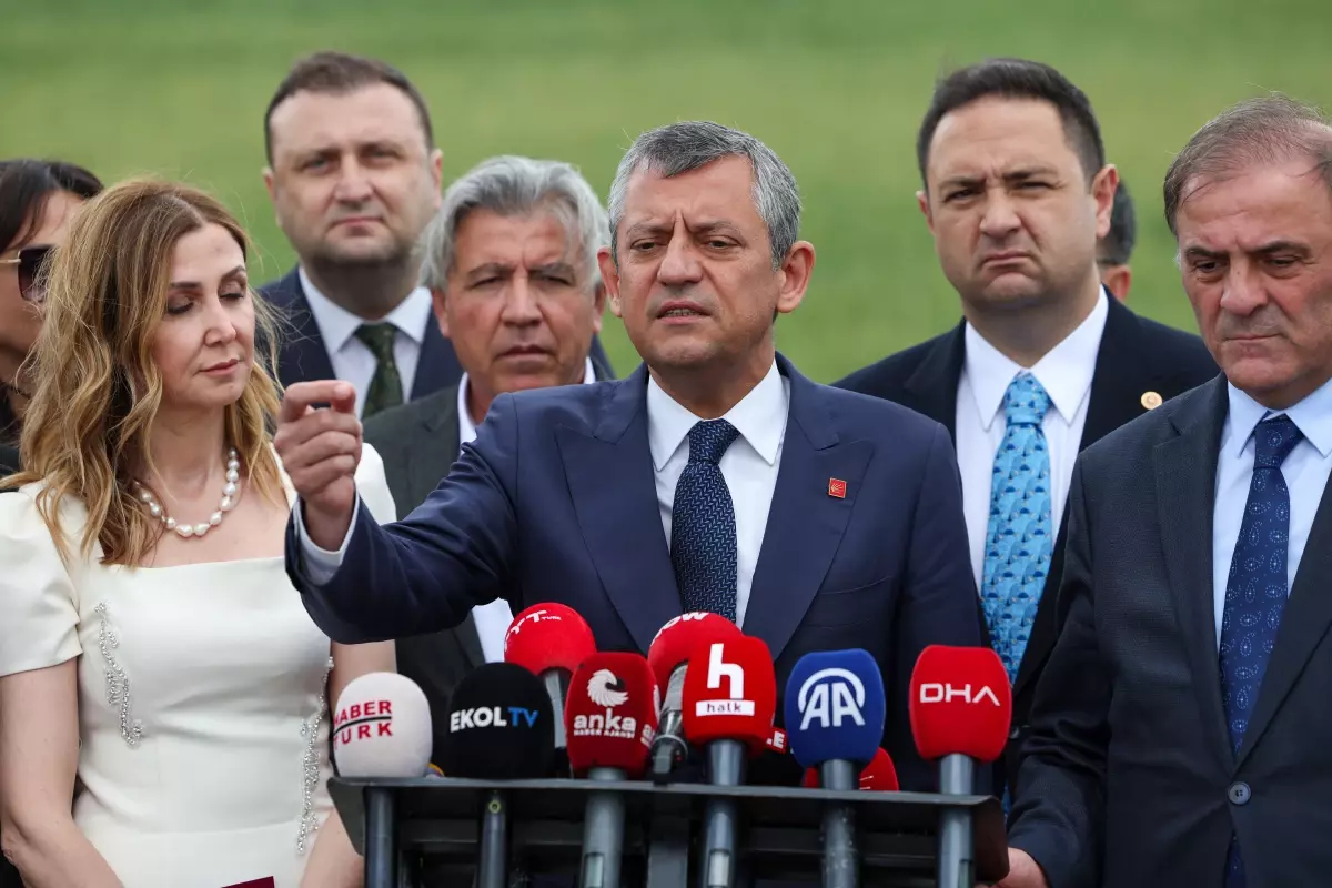Özgür Özel, İmamoğlu'nu ziyaret etti, Buğra Gökçe'nin nikah törenine katıldı / Metin eklendi