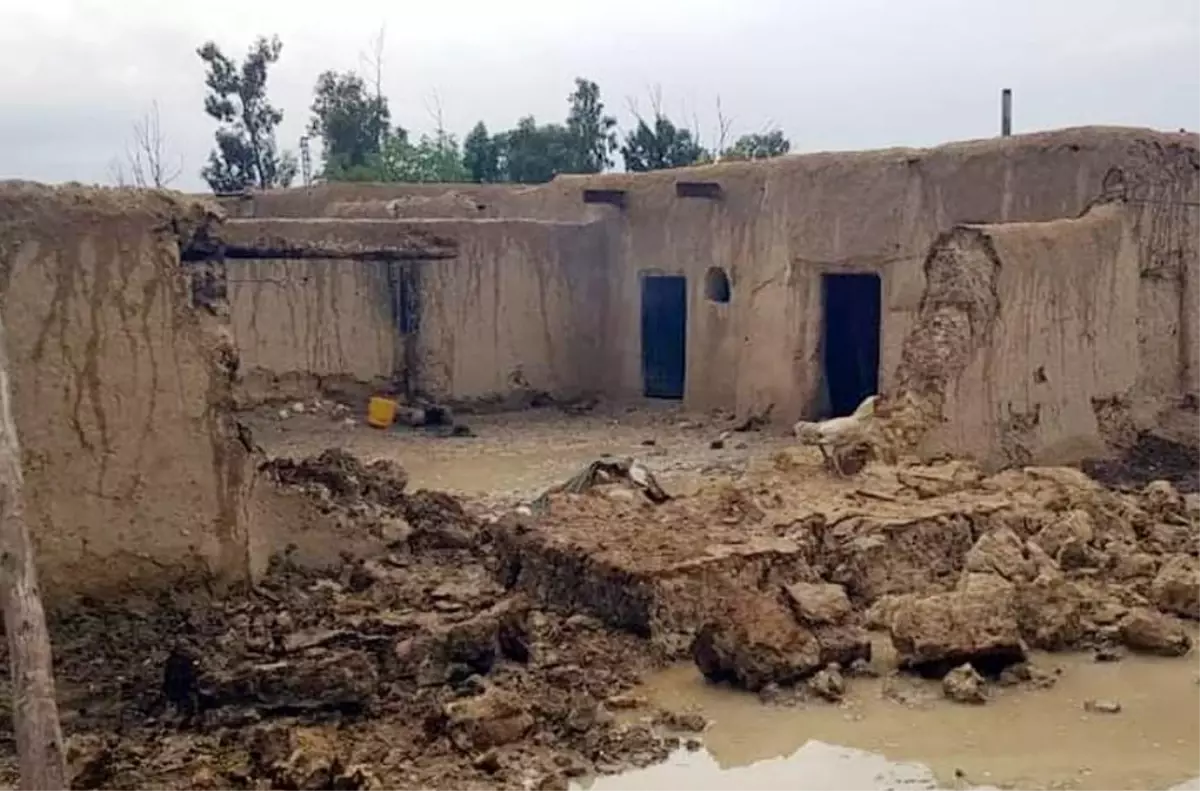 Pakistan'da Fırtına Felaketi: 25 Ölü, 160 Yaralı