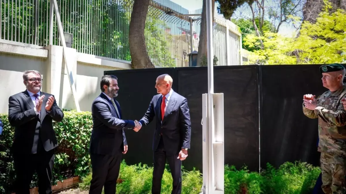 ABD, Şam'daki Büyükelçilik Konutunda Bayrağını Yeniden Çekti