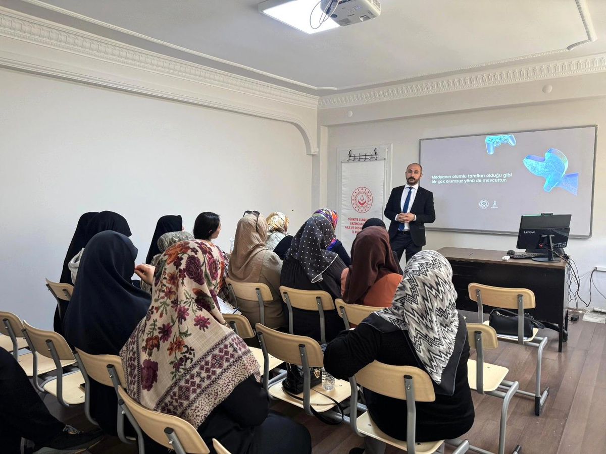 Erzincan'da Aile Destek Merkezlerinde Eğitim Programı Başlatıldı