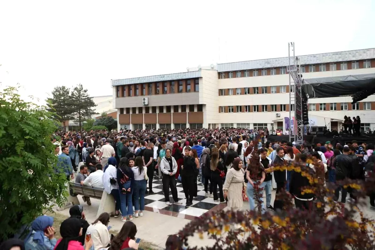 Atatürk Üniversitesi 2025 Bahar Şenliği'nde Renkli Etkinlikler