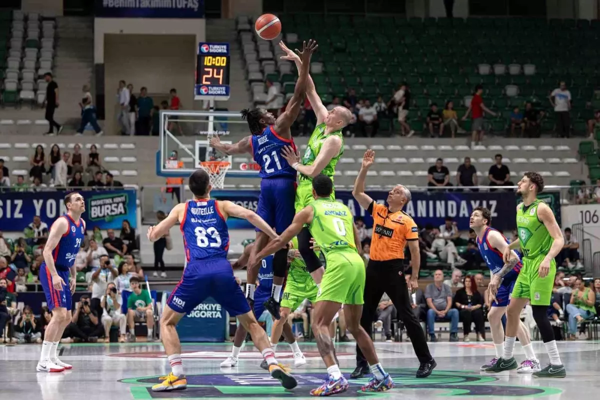 TOFAŞ, Bahçeşehir Koleji'ni Mağlup Ederek Çeyrek Finale Hızla İlerletti