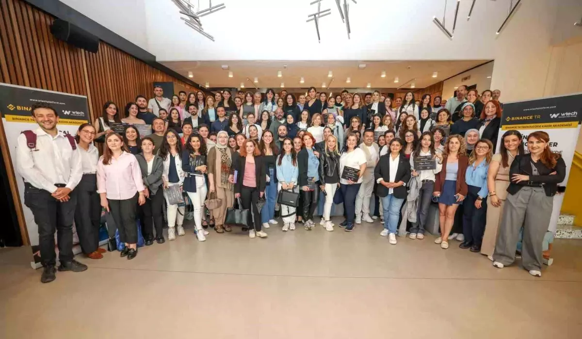 Binance TR Teknolojide Kadın Akademisi İzmir'de 200 Kadınla Buluştu