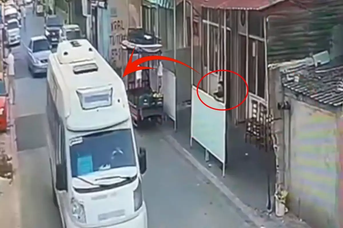 Bindiği dolmuştan ateş açıp husumetlisini vurdu; o anlar kamerada