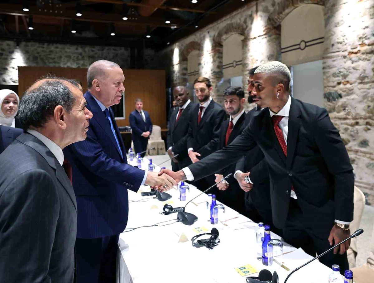Cumhurbaşkanı Erdoğan, Galatasaray'ı kabul etti