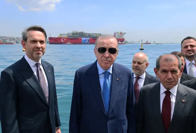 A historic moment in the Istanbul Strait! President Erdoğan sent off 'Osman Gazi' to the Black Sea