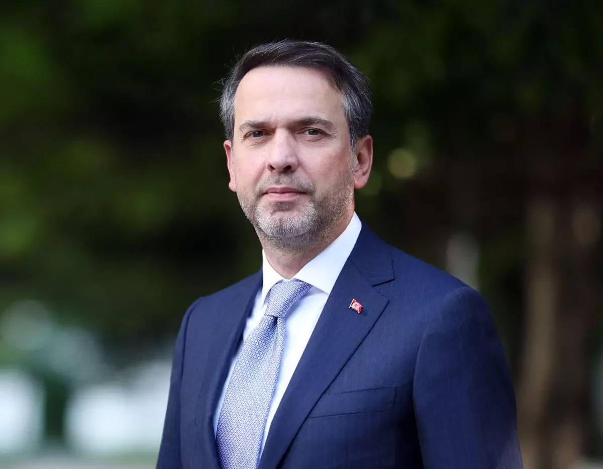 Enerji ve Tabii Kaynaklar Bakanı Alparslan Bayraktar tv100 ekranlarında olacak