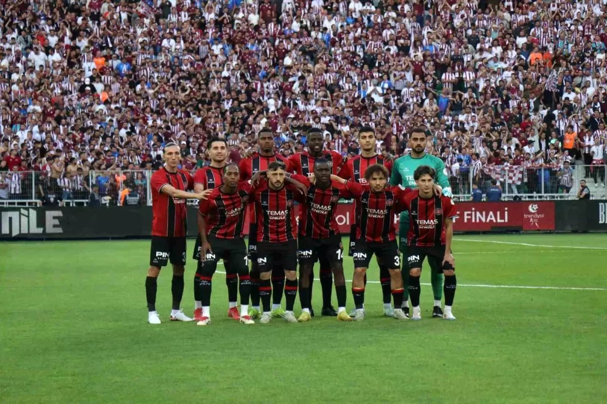 Fatih Karagümrük, Süper Lig'e Yükseldi!
