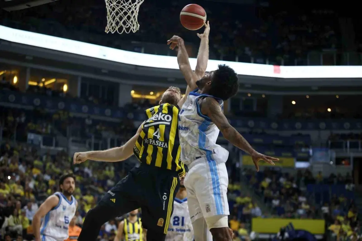 Fenerbahçe, Play-off Çeyrek Finaline İyi Başladı