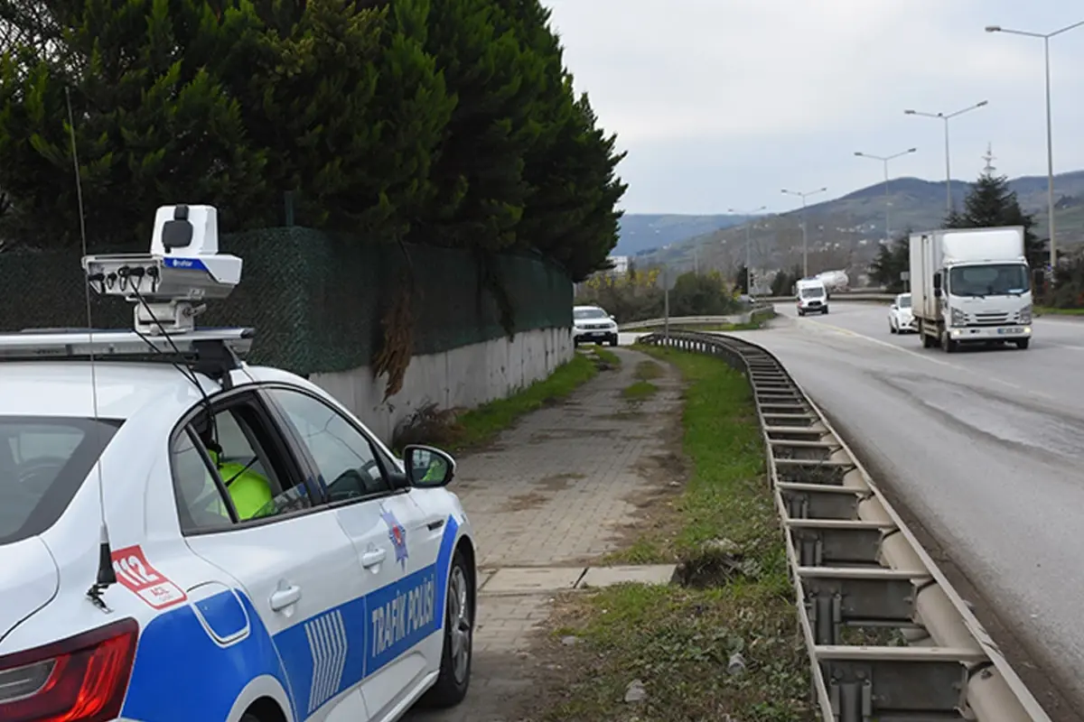 Hız ve kemer kontrolü yapacak yeni radar sistemi geliyor! Anında ceza kesilecek