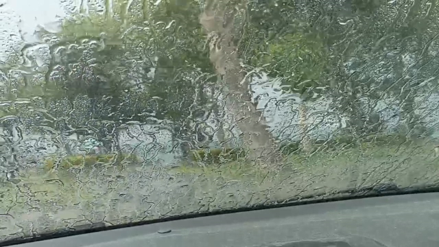 Hail and rain hit Istanbul! Roads turned into ponds, drivers faced difficult moments
