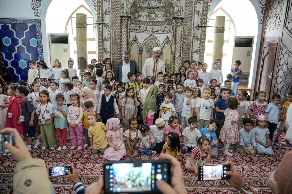 Bursa'da Fatih Sultan Mehmet'in Ebeveynlerine Anlamlı Ziyaret