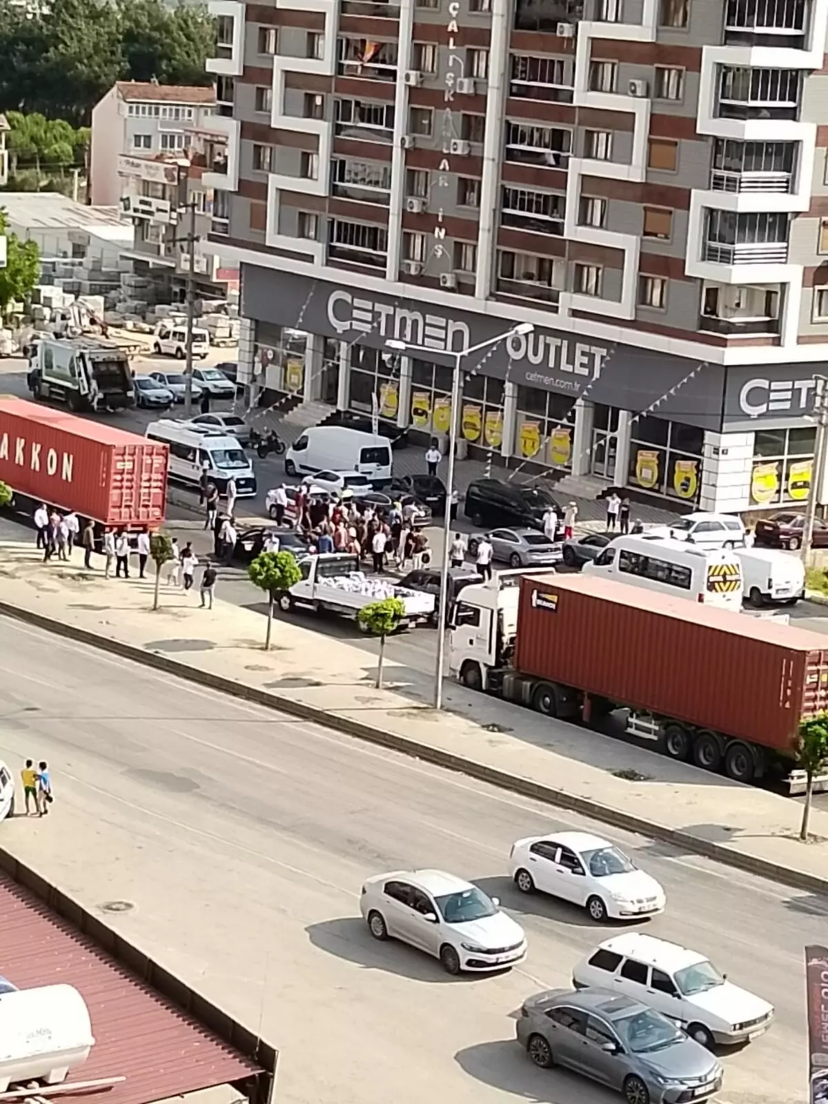 Torbalı'da Seyir Halindeki Araca Pompalı Tüfekle Saldırı: 3 Ölü, 1 Yaralı