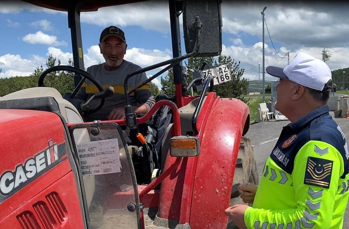 Ardahan'da Jandarma'dan Trafik Güvenliği Uygulaması