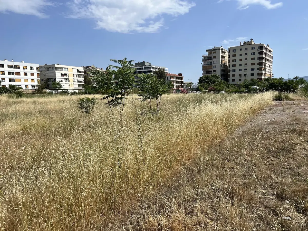 Karşıyaka Taraftarlarından Stadyum Temizliği