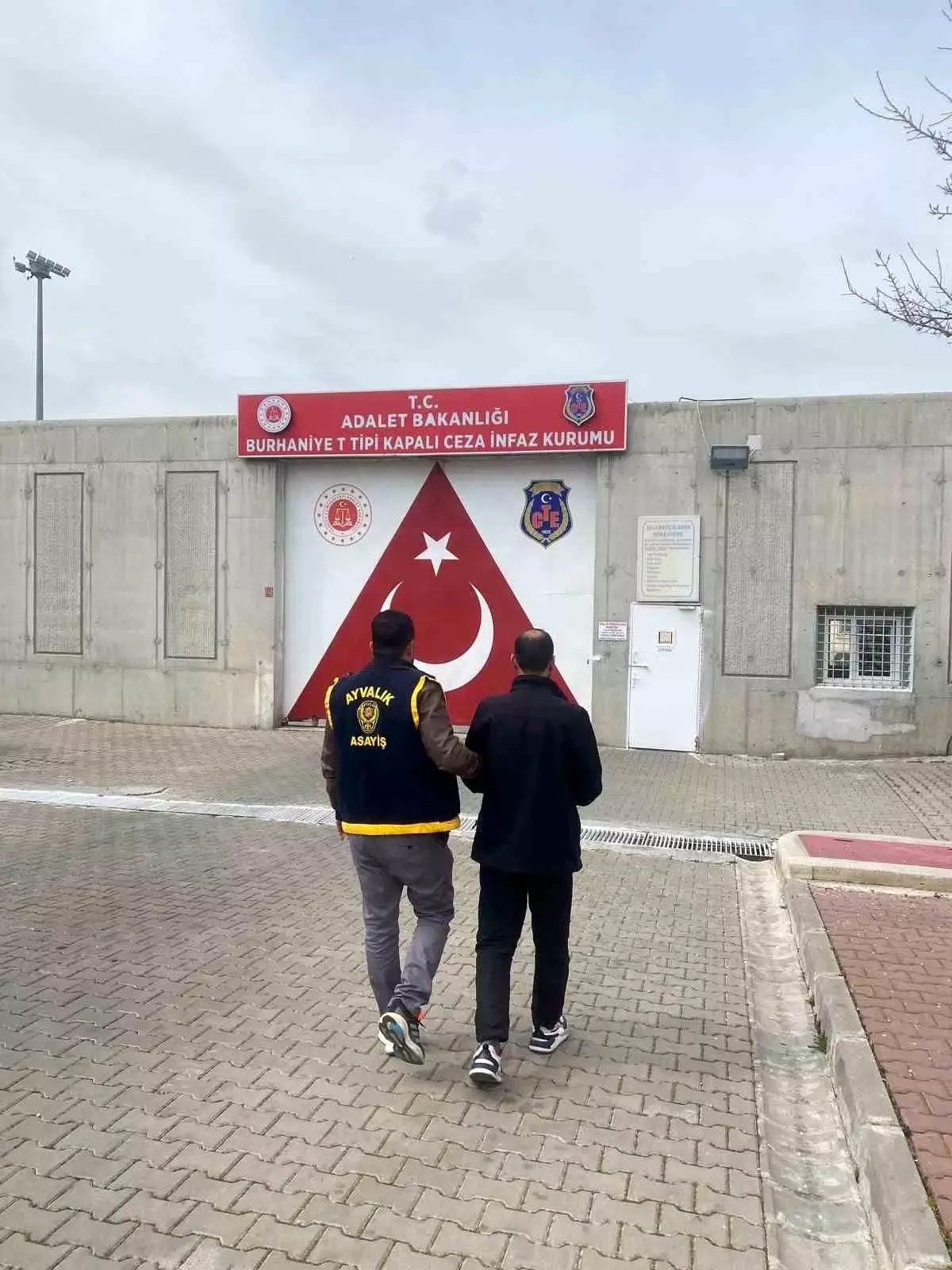 Balıkesir'de Kasten Öldürme Suçundan Aranan Şahıs Yakalandı