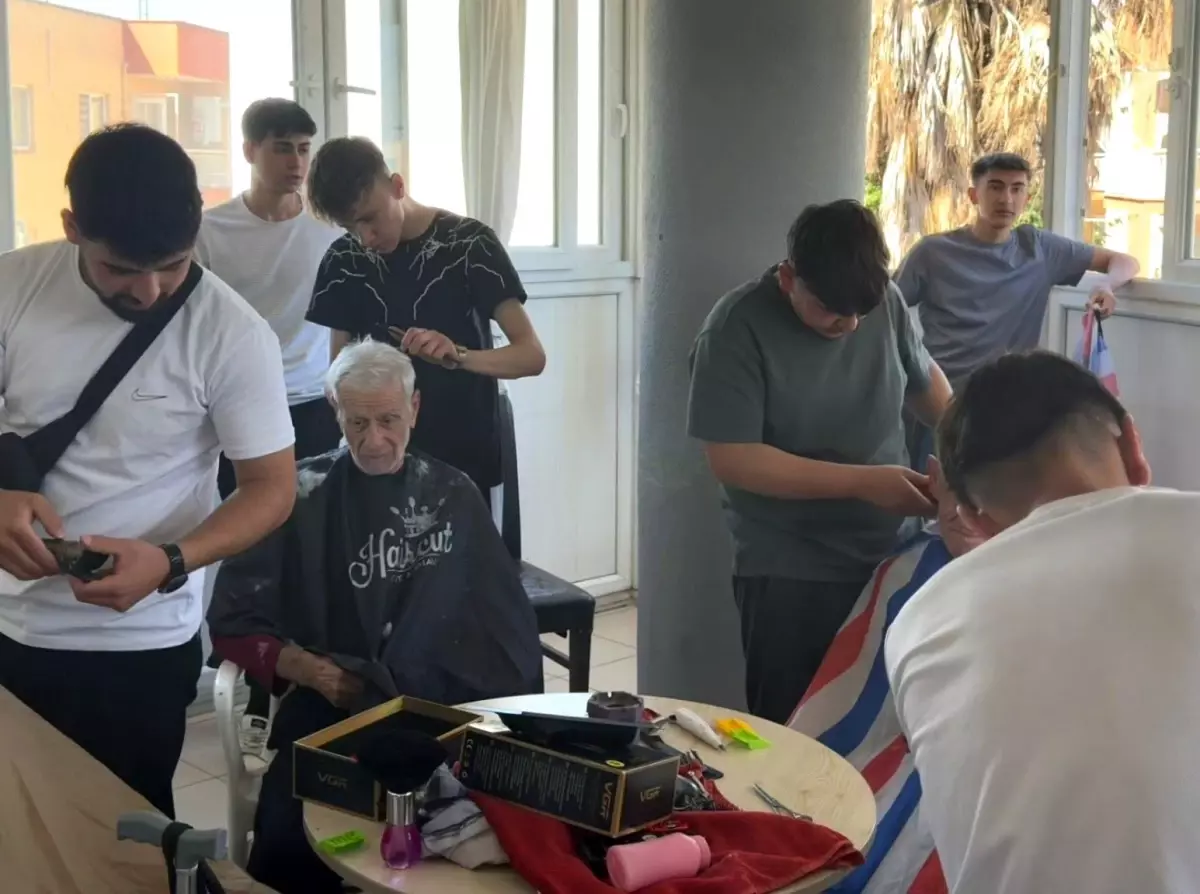 Köşk Mesleki ve Teknik Anadolu Lisesi'nden Huzurevine Anlamlı Ziyaret