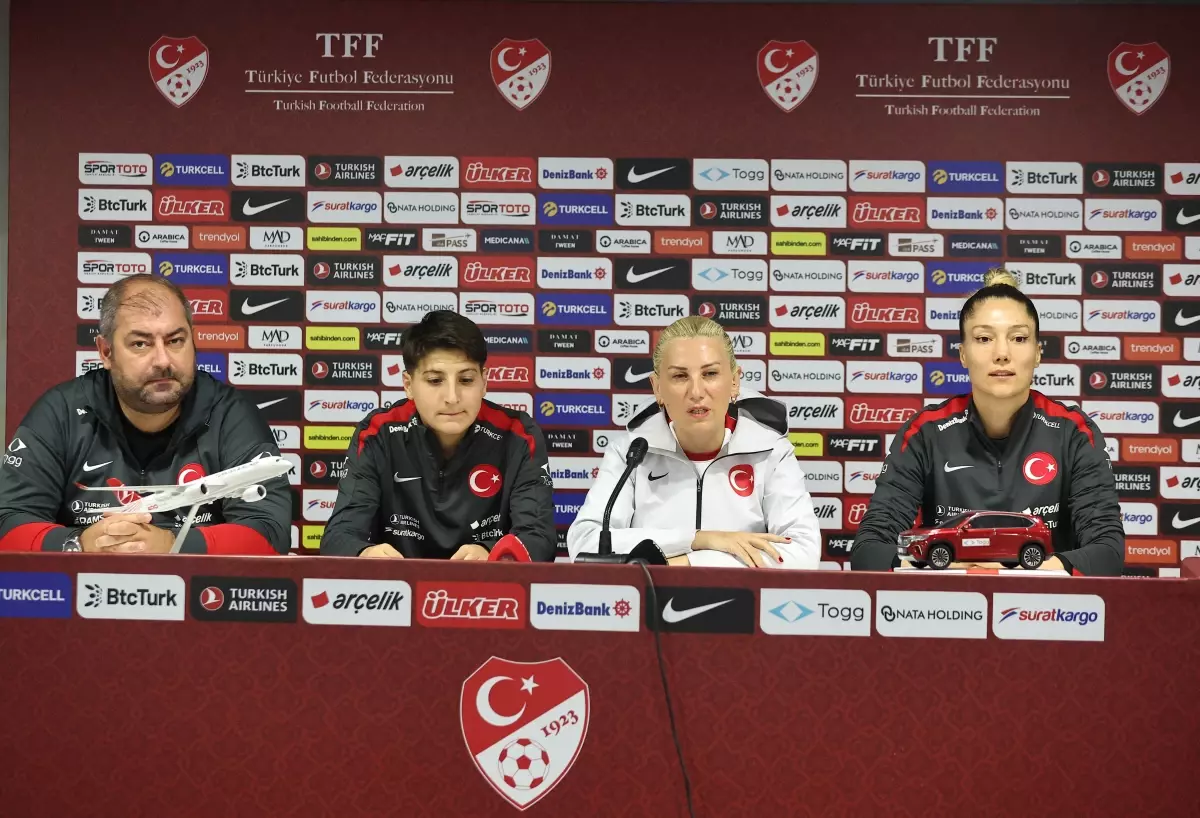 A Milli Kadın Futbol Takımı Play-Off İçin Hazırlanıyor