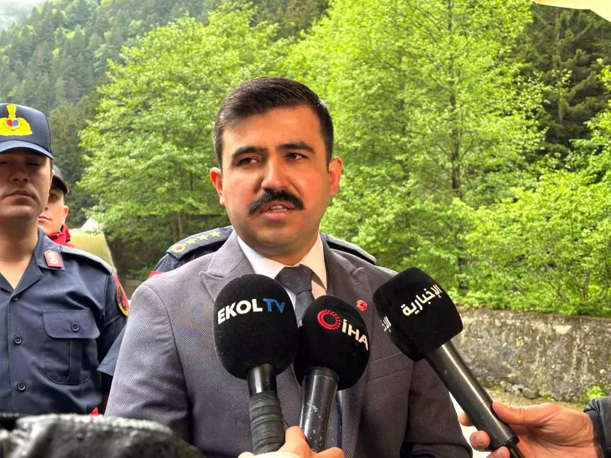 Uzungöl'de Suya Düşen 9 Yaşındaki Çocuğu Arama Çalışmaları Devam Ediyor