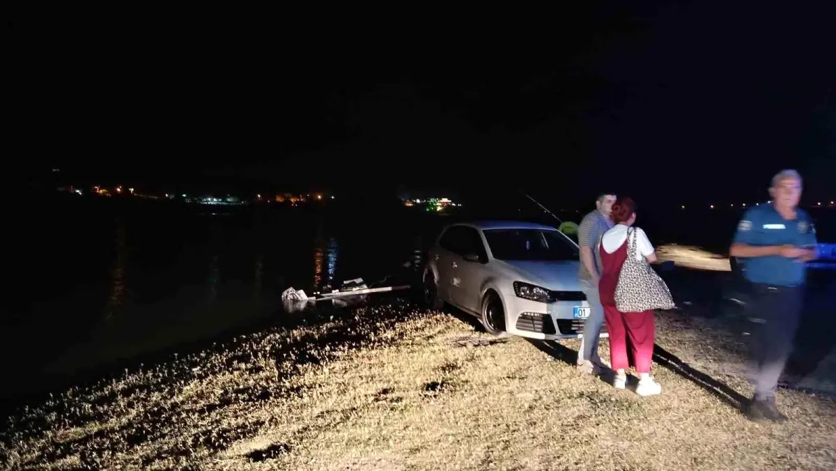Adana'da Tekne Kazası: Genç Suya Düştü, Kayıp