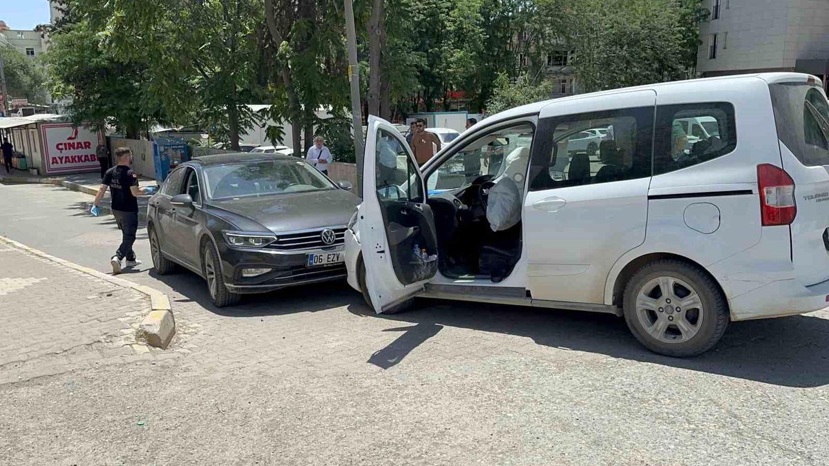 Adıyaman'da Ters Yöne Giren Araçla Kaza: 1 Yaralı