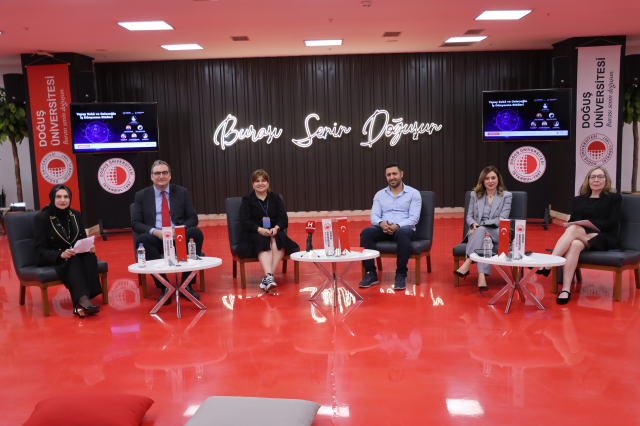 Yapay zeka panelini robot köpek bastı! Yapay zeka panelini robot köpek bastı!