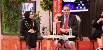 Yapay zeka panelini robot köpek bastı!
