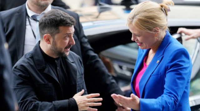 Zelensky wore a suit for the first time during his visit to Germany
