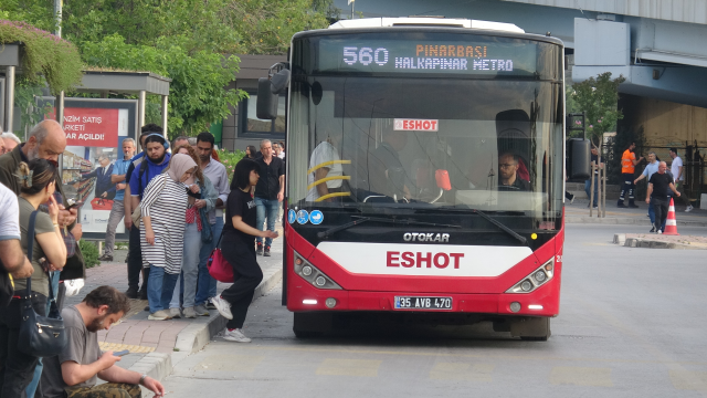 Chaos continues in İzmir where 23 thousand workers have gone on strike